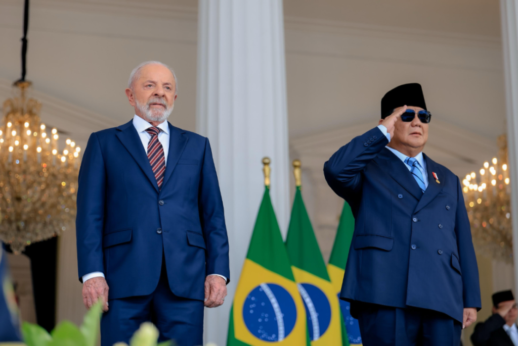 Lula confirma 4º mandato em 2026 e defende comércio com moedas próprias durante visita à Indonésia