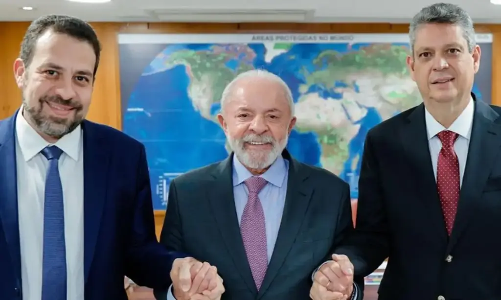 Guilherme Boulos assume Secretaria-Geral da Presidência em meio a articulações para 2026