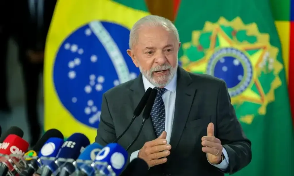 Lula Prioriza Indicação ao STF: Jorge Messias Desponta como Favorito Após Retorno da Ásia