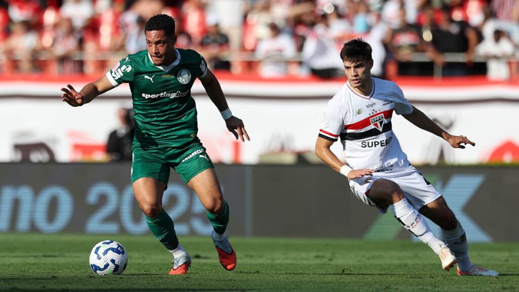 Brasileirão: domingo de clássicos e decisões no MorumBIS, em São Januário e na Fonte Nova
