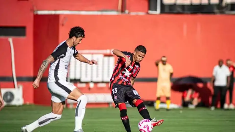 Corinthians Supera Vitória por 1 a 0 no Barradão em Confronto Crucial do Brasileirão Betano 2025