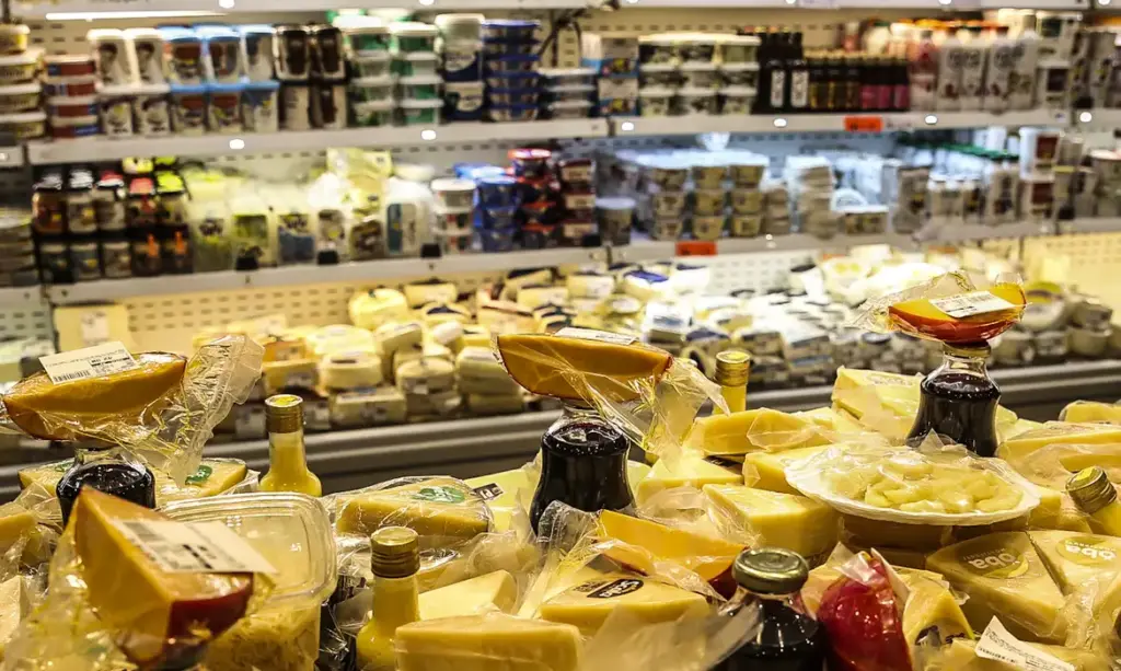 IPCA-15 Desacelera a 0,18% em Outubro; Acumulado em 12 Meses Atige 4,94%