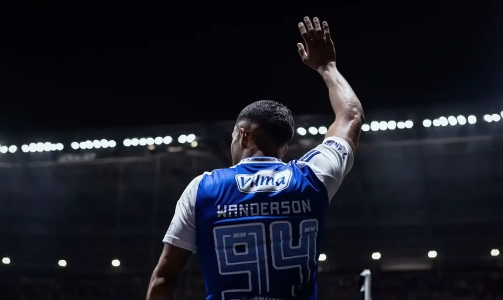 Wanderson Fora do Restante da Temporada 2025 por Lesão Grave na Coxa Esquerda