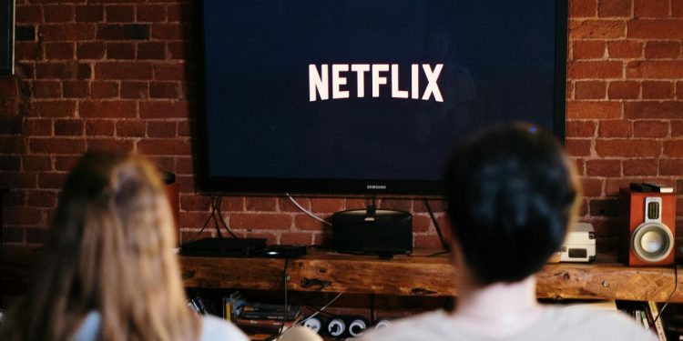 Netflix Registra Lucro Aquém do Esperado e Atribui Queda a Disputa Tributária de Cide no Brasil