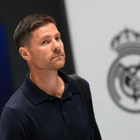 Xabi Alonso e o Padrão de Dificuldade com Jogadores Brasileiros