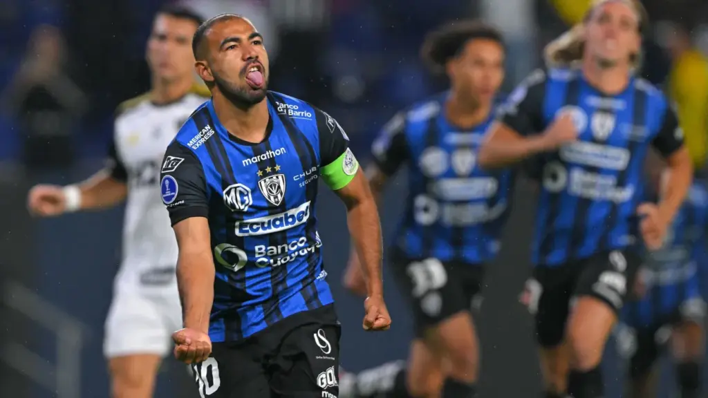 Conmebol Divulga Áudios do VAR e Revela Divergência em Pênalti Contra Atlético-MG