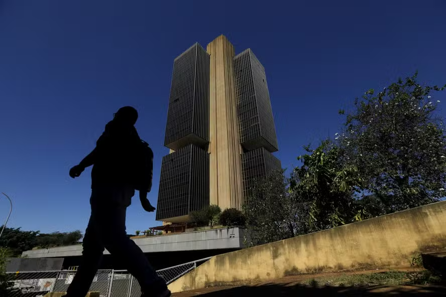 Banco Central Edita Novas Regras para Encerrar “Contas-Bolsão” Irregulares