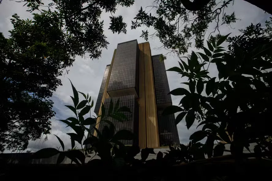 Reunião do Copom Inicia com Mercado Projetando Manutenção da Selic em 15%