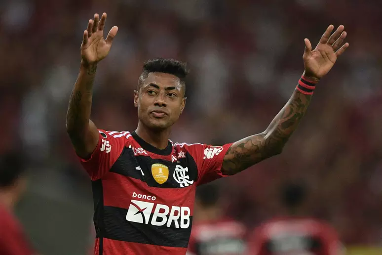 Flamengo Assume Liderança Provisória do Brasileiro com Goleada e Retomada de Bruno Henrique