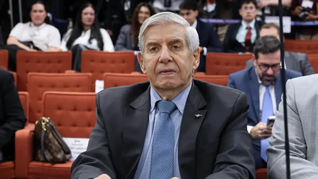 General Heleno revela diagnóstico de Alzheimer desde 2018 em exame militar