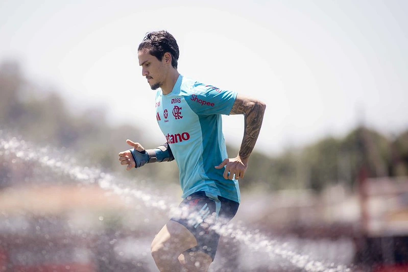 Pedro Sofre Lesão na Coxa e Está Fora da Final da Libertadores pelo Flamengo
