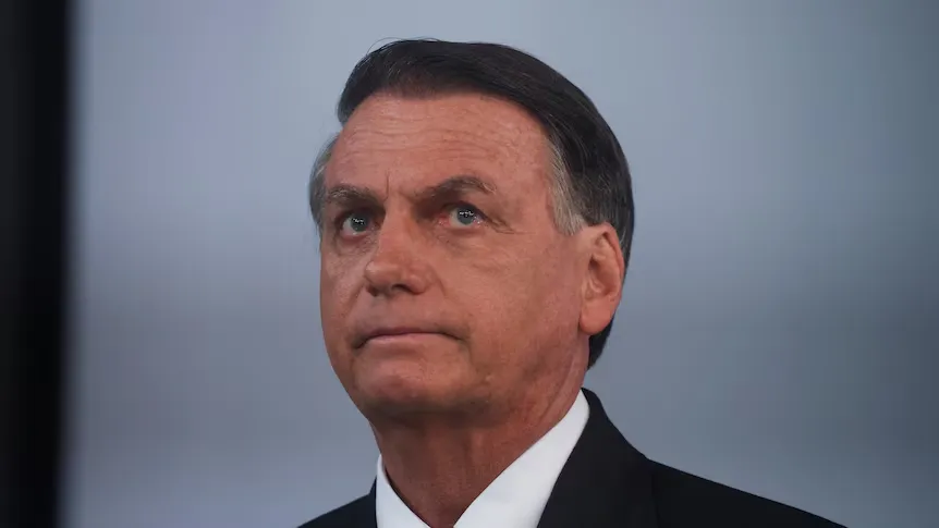 Bolsonaro Inicia Cumprimento de Pena por Trama Golpista: Um Marco no Estado de Direito