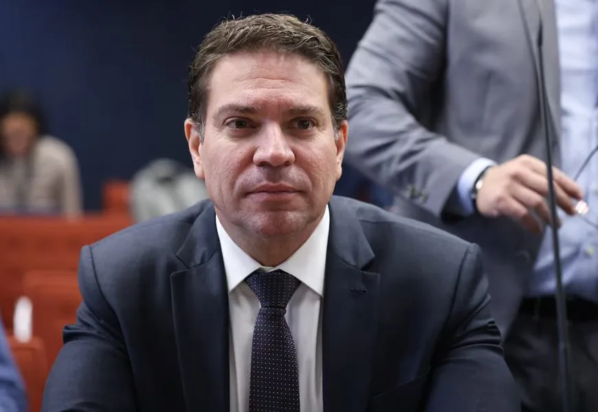 PSOL Aciona STF por Prisão Imediata, Câmara Questiona Ausência de Comunicação