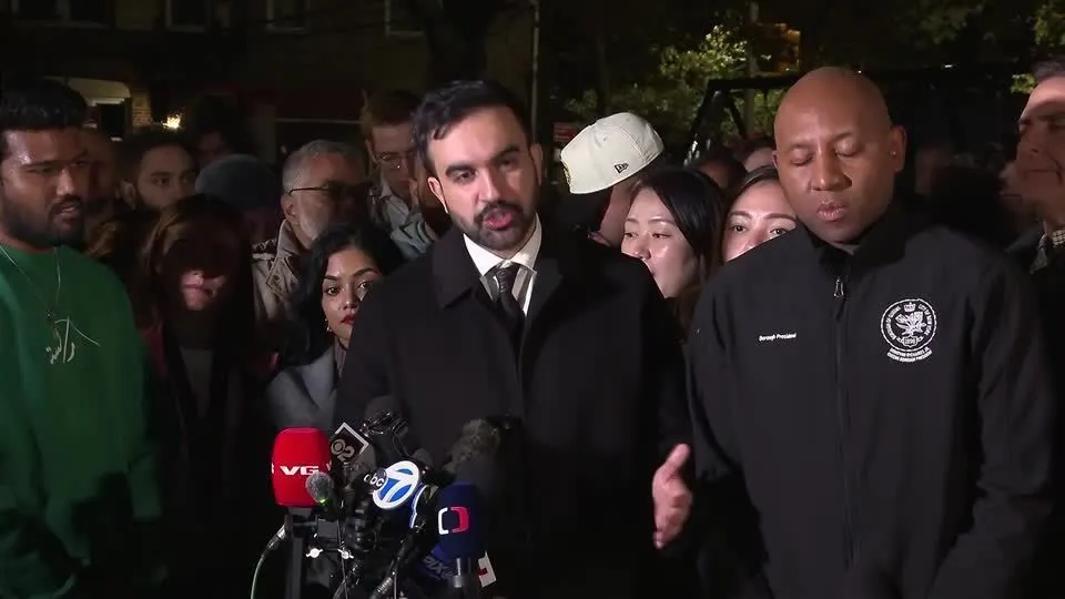 Mamdani Enfrenta Trump por Ameaça de Corte de Verbas Federais a Nova York