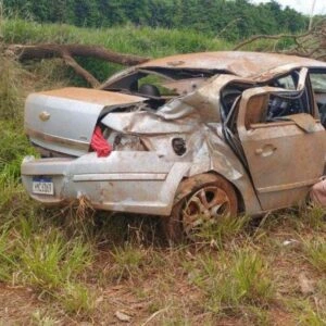 Casal de jovens morre em capotamento na BR-354 e BR-262 em São Gotardo