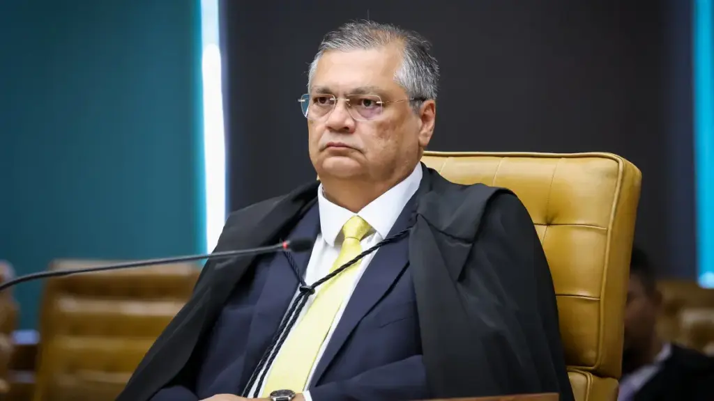 Mendonça Acerta no Coração do Stalinismo de Toga e a Narrativa Desmorona