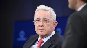 Condenação de Santiago Uribe expõe as entranhas do paramilitarismo na Colômbia