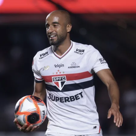 Lucas Moura Retorna ao Time Titular do São Paulo em Confronto Decisivo contra o Red Bull Bragantino