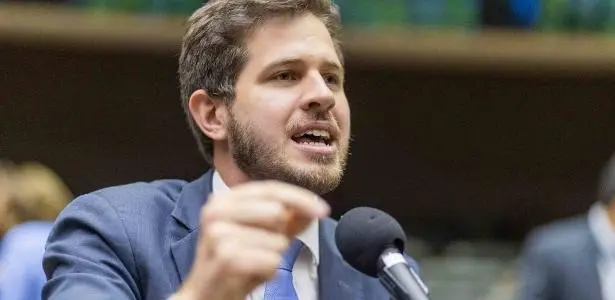 Licença-Paternidade: Câmara dos Deputados Aprova Ampliação para 30 Dias