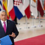 Crítica de Orban ao Financiamento da UE à Ucrânia Reacende Debate sobre Economia e Paz no Bloco