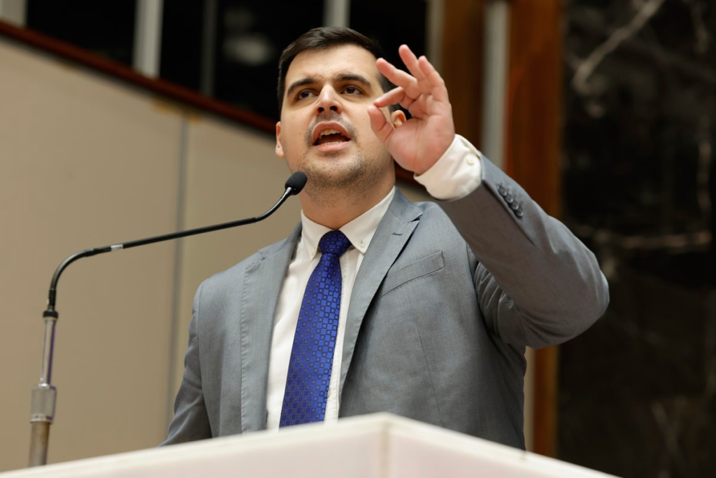 PEC Copasa Aprovada: Voto Decisivo de Bruno Engler Elimina Referendo para Privatização na ALMG